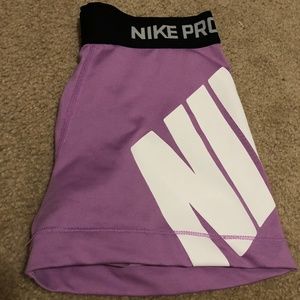 Womens NIKE PRO shorts, SIZE S